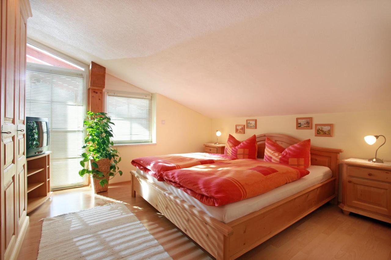 Apartment with 1 Bedroom and 1 children's Room/balcony with mountain views