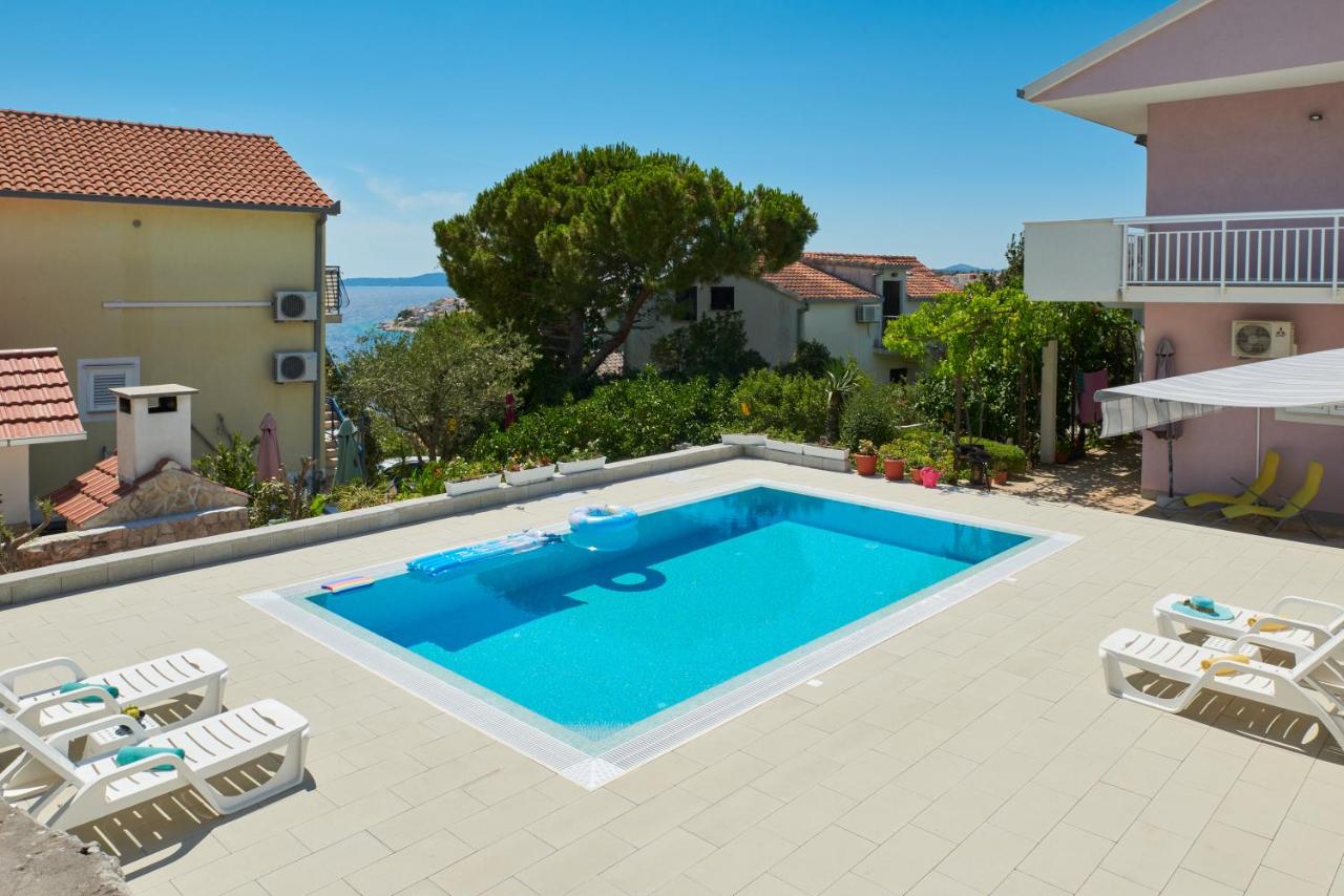 Villa Zen Trogir - Apartment Okrug, Heated pool, EV Type 2 - B&B Trogir