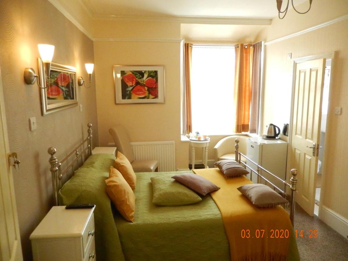 Deluxe Double Room with Shower