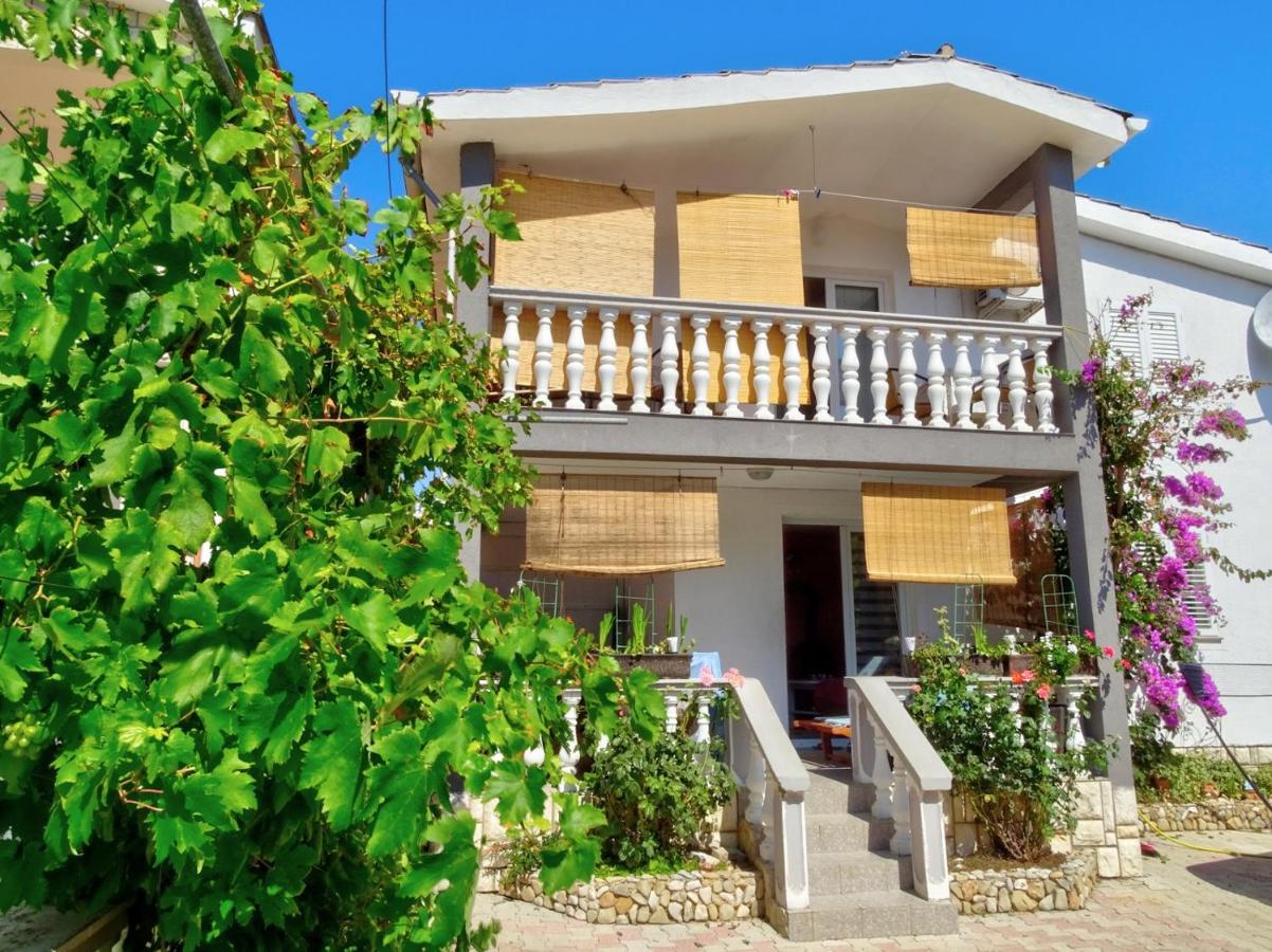 Apartment Daca - Bed and Breakfast Vir