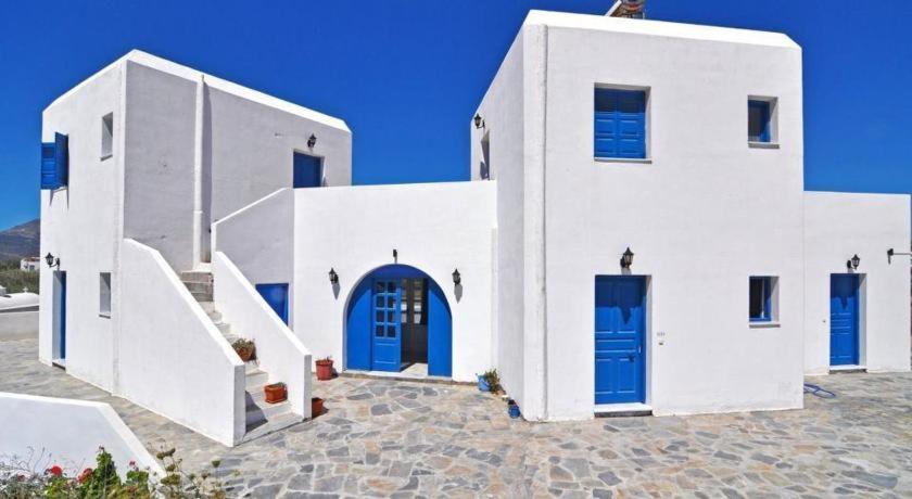 Papikinou Studios - B&B Adamantas