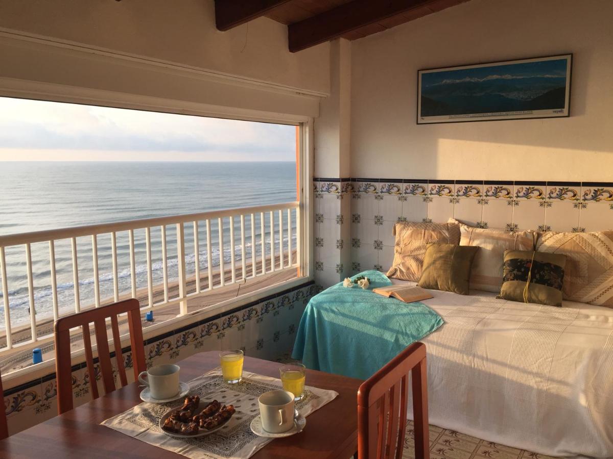 B&B Mareny Barraquetas - Beachfront and Bright Apartment - Bed and Breakfast Mareny Barraquetas