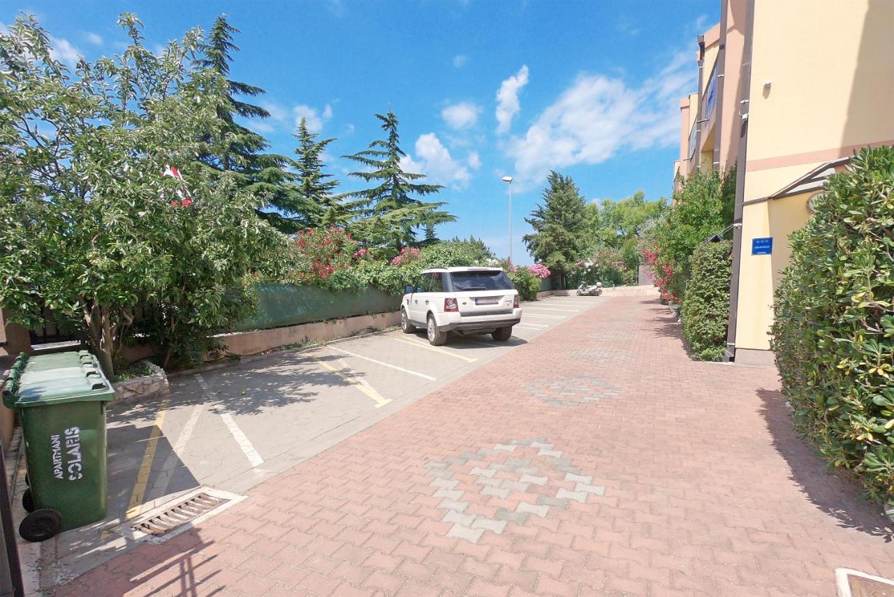 SOLARIS Modern Apartments with Sea View & Free Private Parking - Chambres d’hôtes Sveti Filip i Jakov