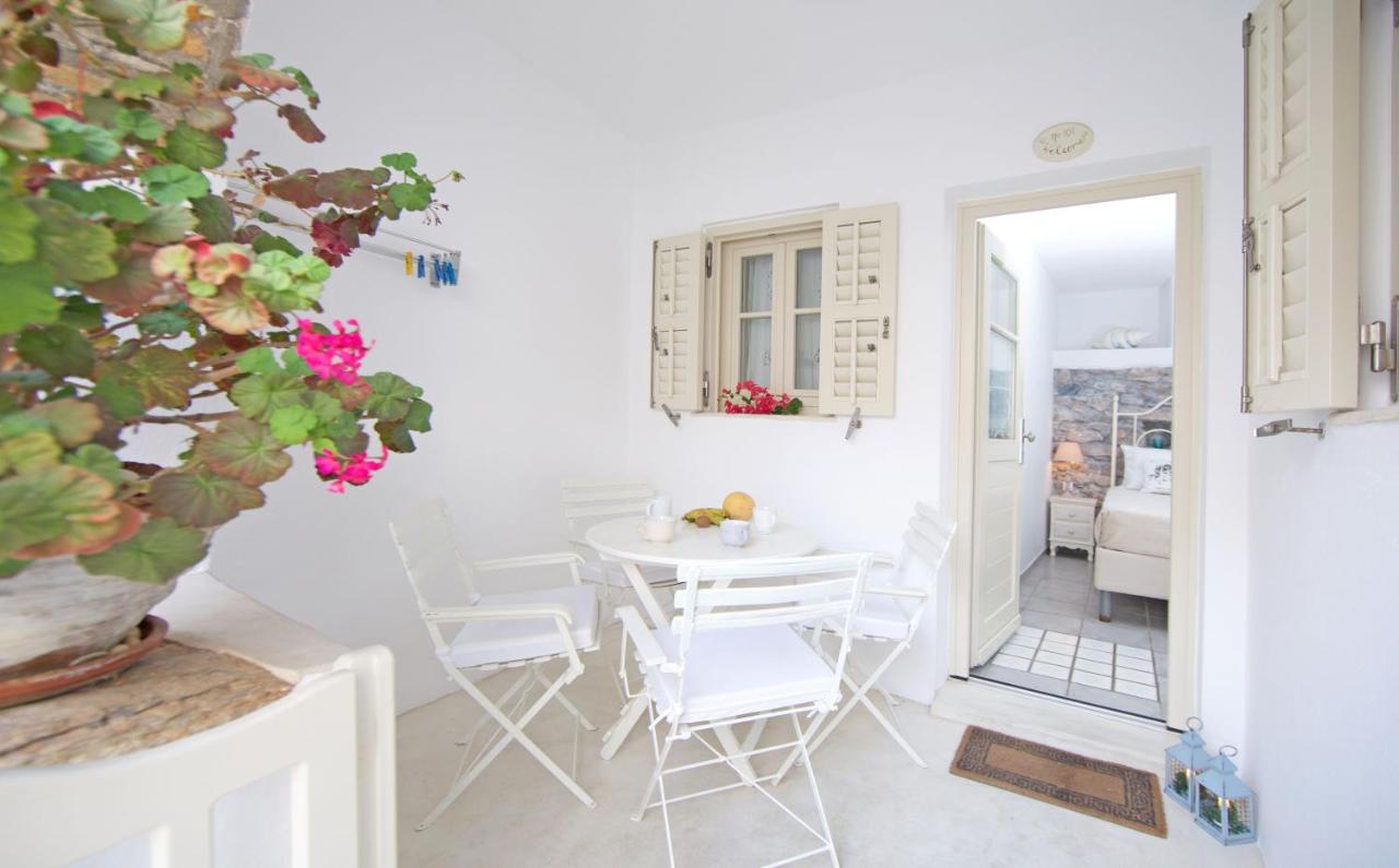 Family Studio (2 Adults + 2 Children)