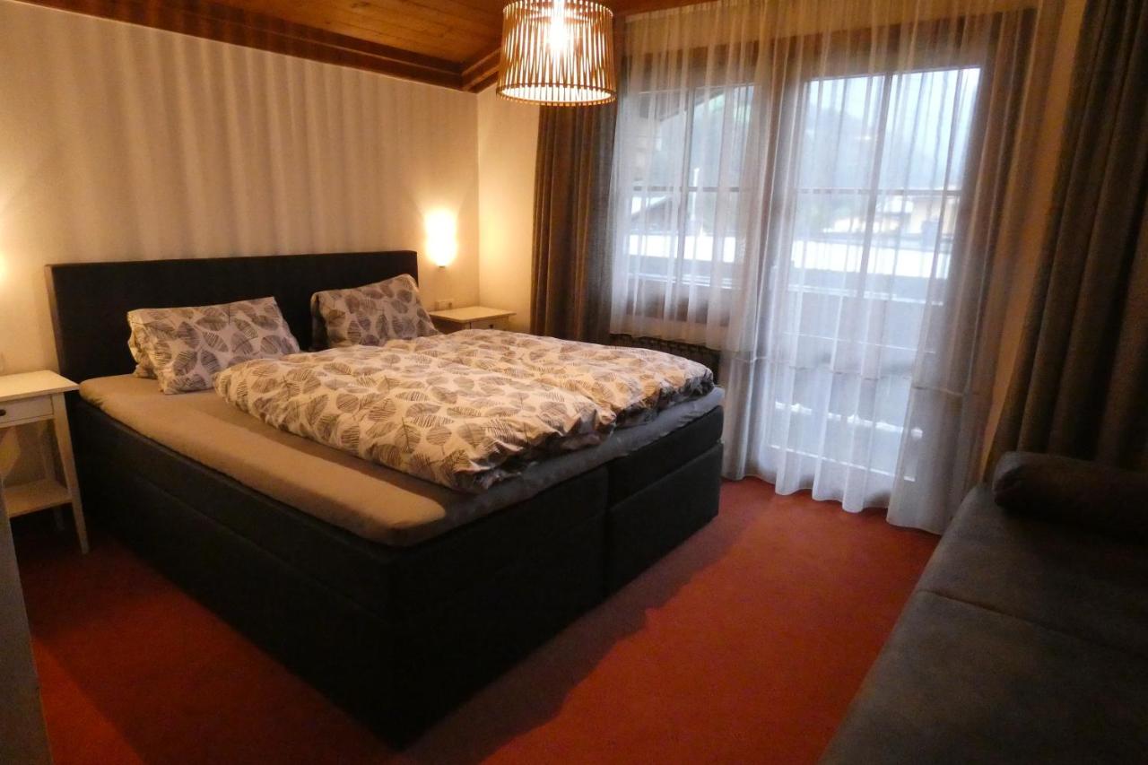 Doppelzimmer mit Balkon