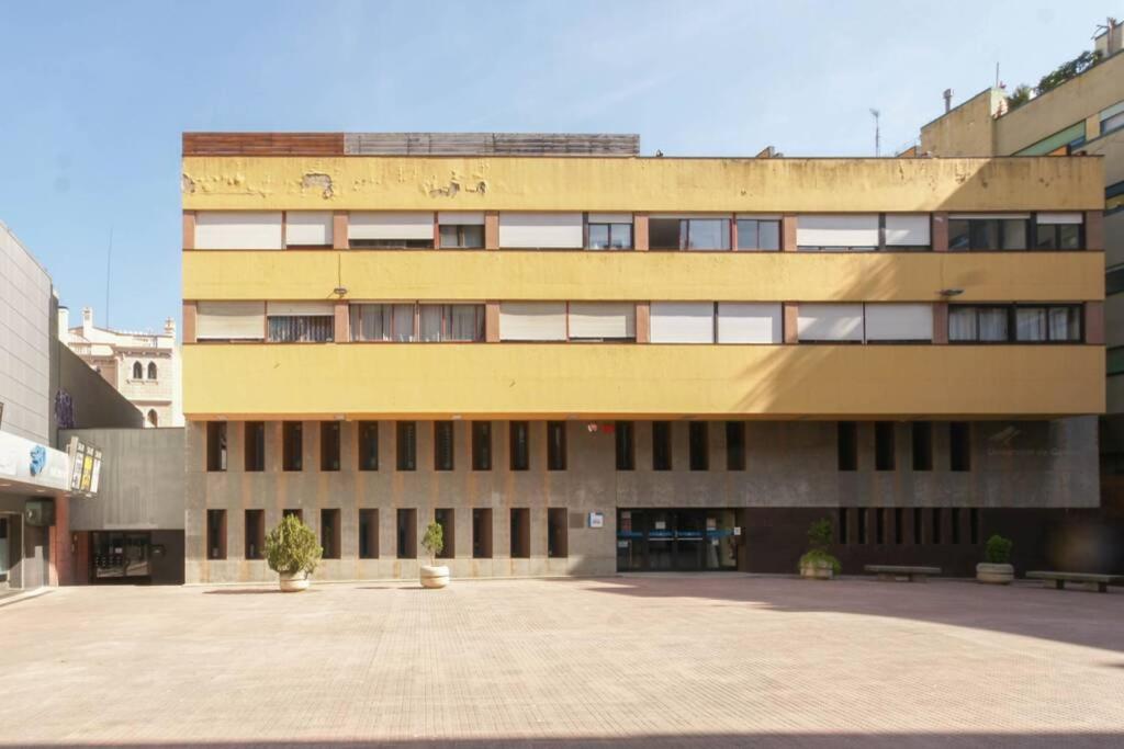 EIFFEL BRIDGE BOUTIQUE APARTMENT - Chambres d’hôtes Gérone