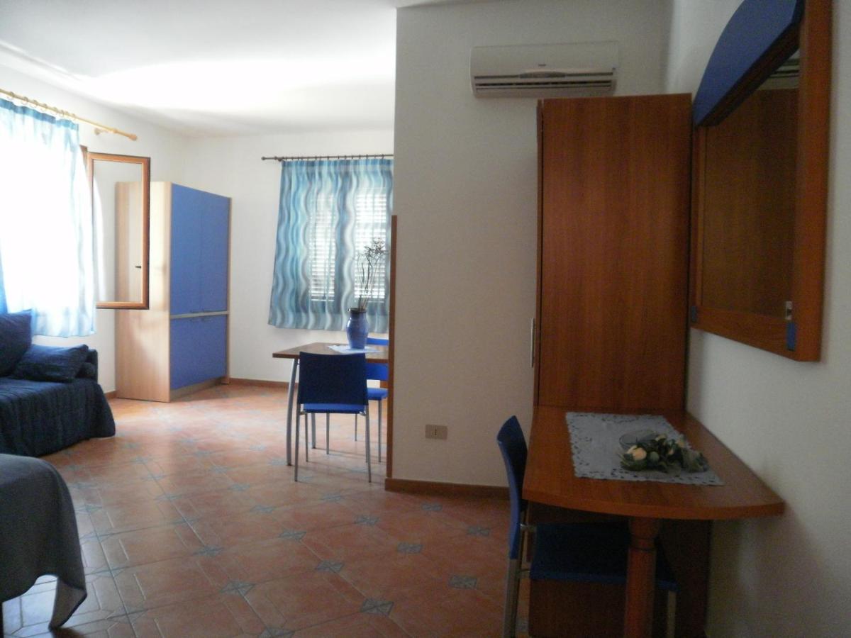 Studio (2 Adults + 2 Children)