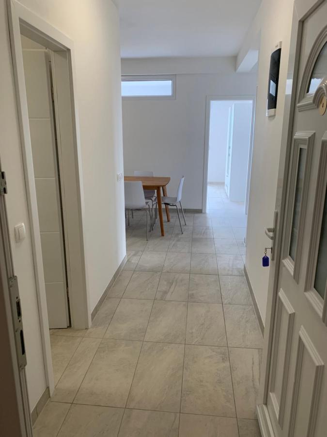Elona Apartments - Chambres d’hôtes Čelina