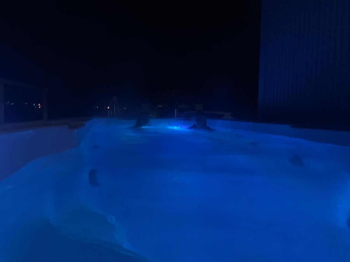 Luxury Retreat with Swim Spa - Ferienwohnung Taupo