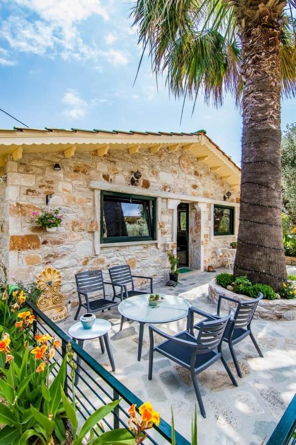 Kastro Stone House - B&B