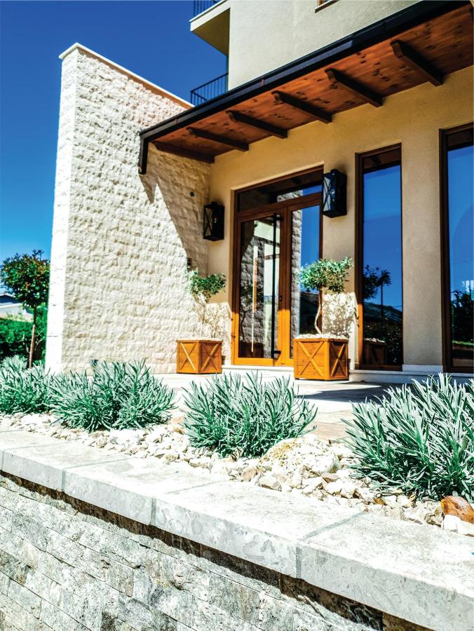 LaCasa Apartments & Restaurant - B&B