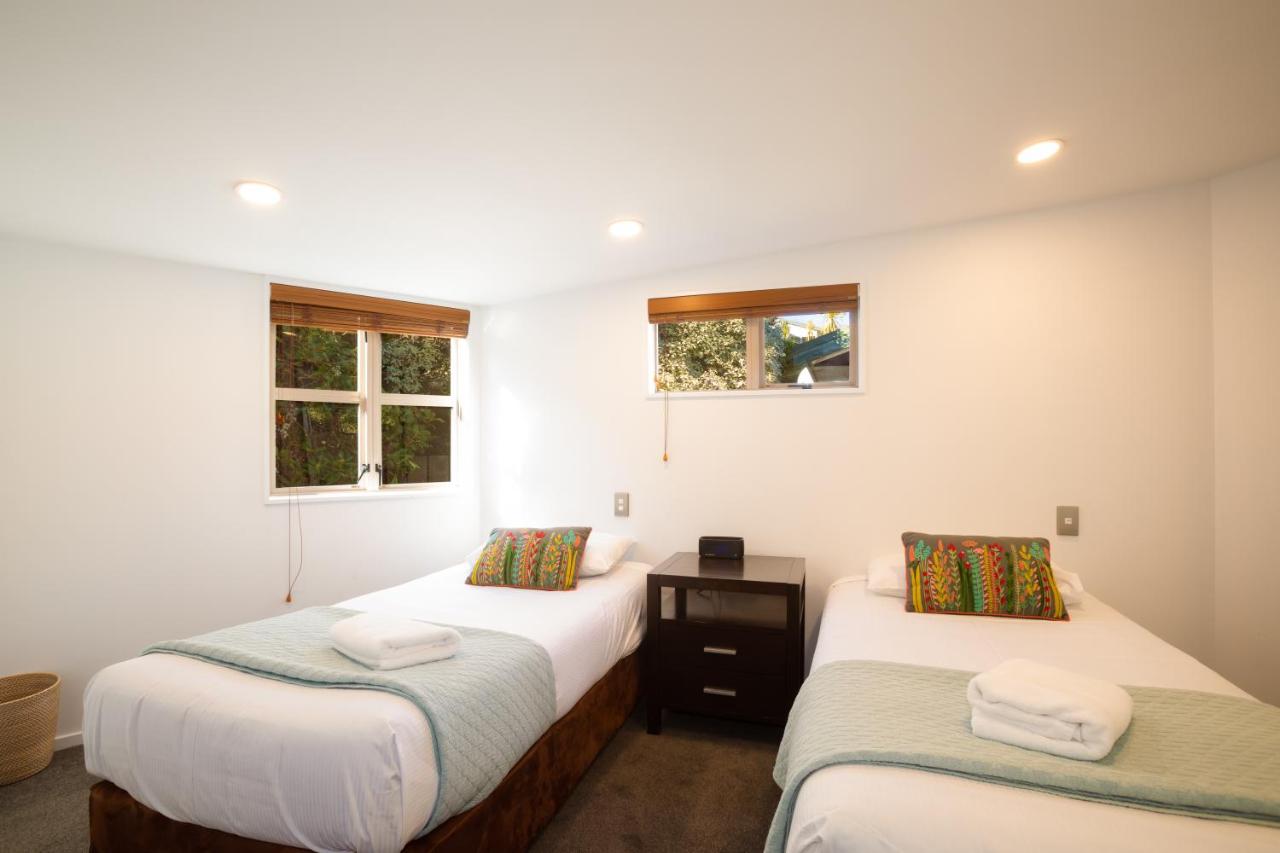 Large Three Bedroom Apartment w/ One Bathroom