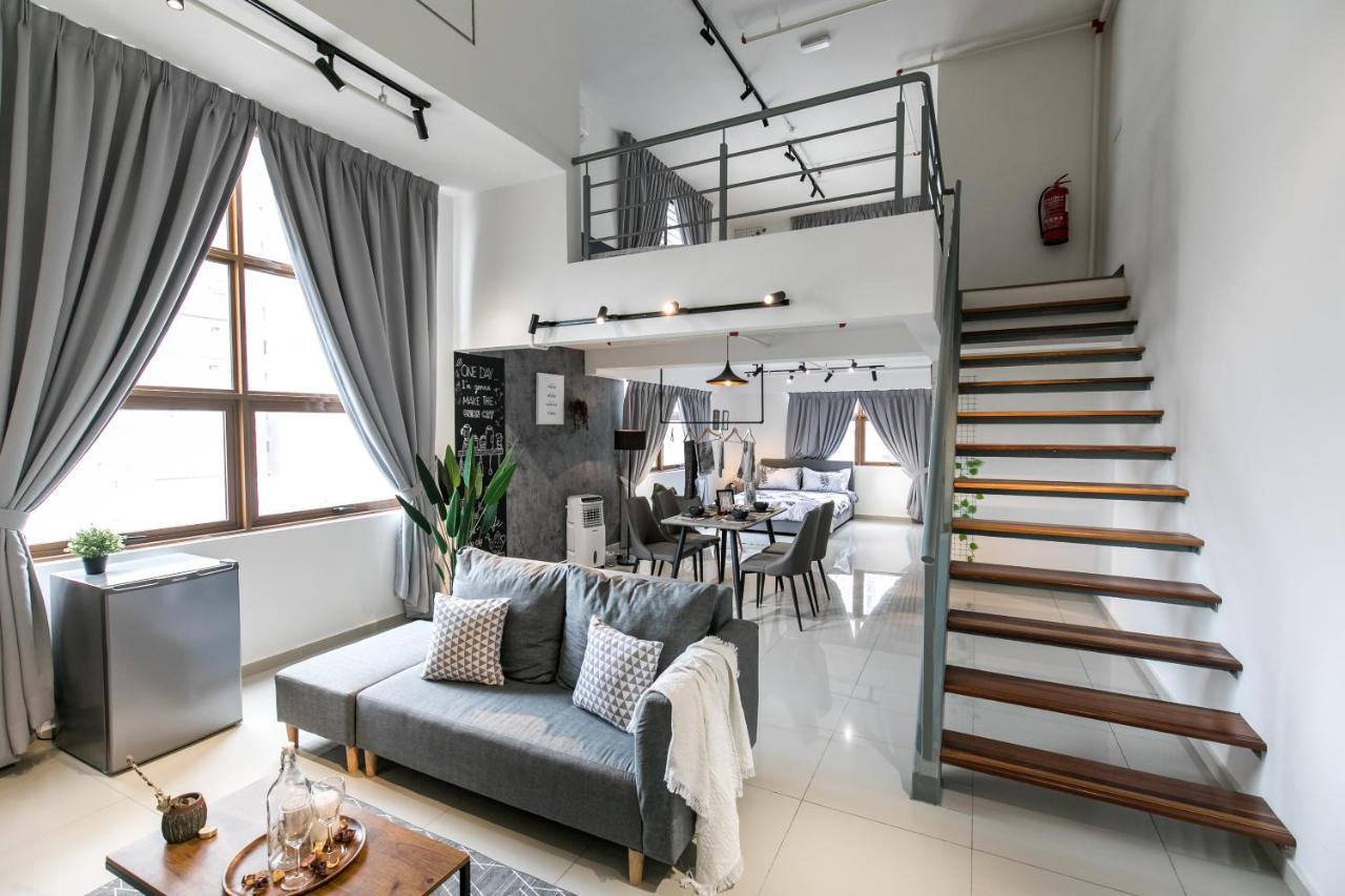 Pinnacle Duplex@6Pax-5m Walk to Paradigm Mall+WIFI - B&B