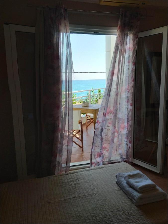 Studio Apartment with Sea View