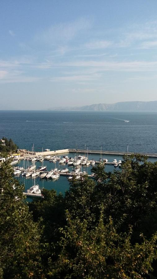 Die Appartements Glavas mit Loggia und Balkon für 3 Personen - B&B Novi Vinodolski