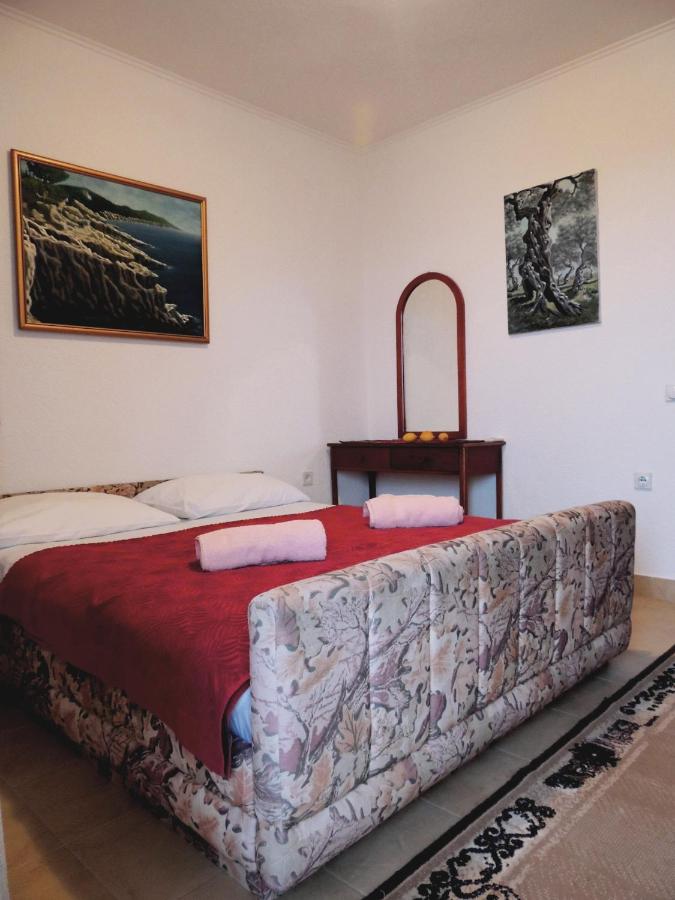 Appartamento con 2 Camere da Letto e Vista Mare 