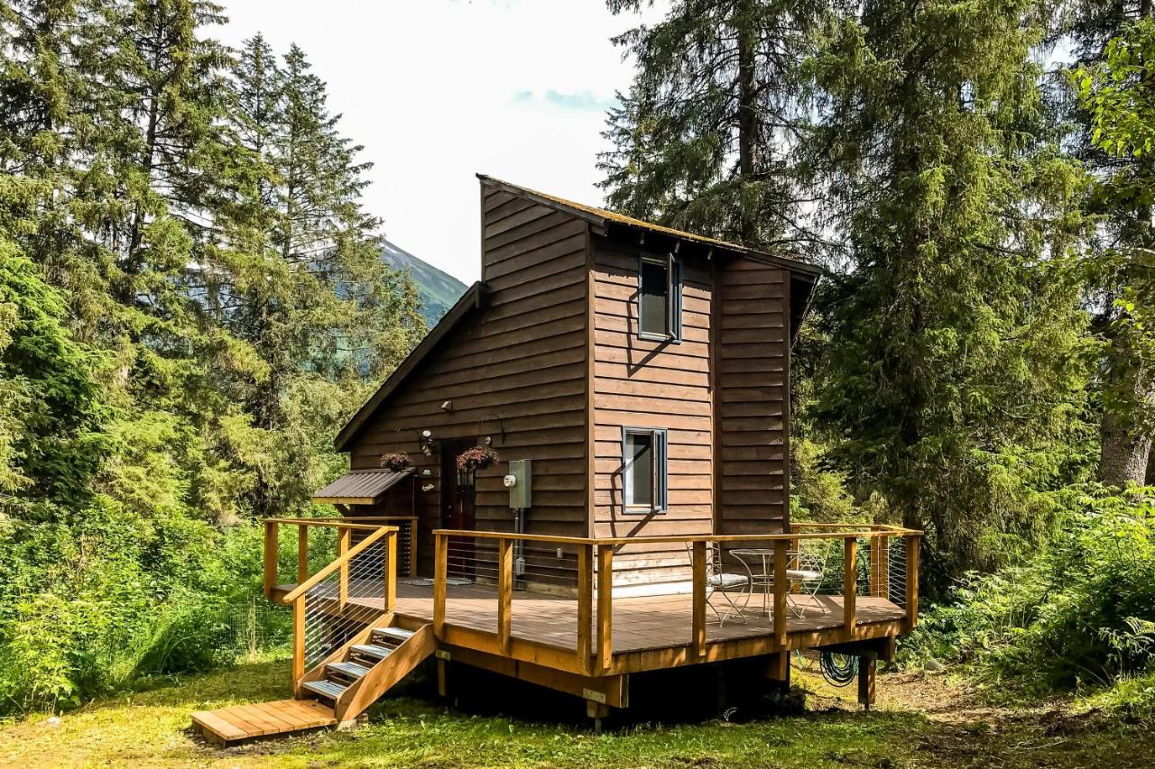 Girdwood Mountain House - B&B