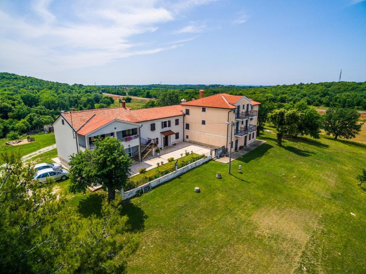 Lovely House LINDI in Poreč - B&B