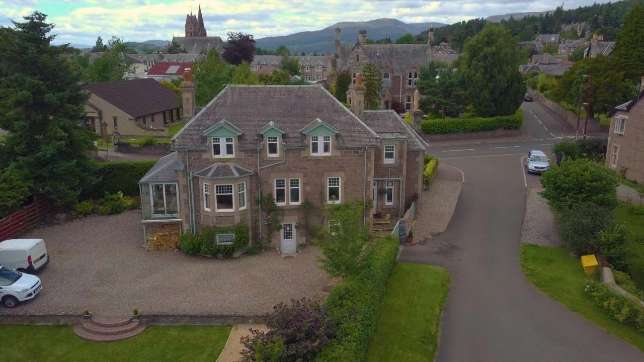 B&B Crieff - Firtree Bed and Breakfast at Galvelbeg House - Bed and Breakfast Crieff