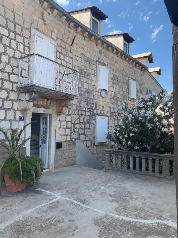 Apartmani Stones Sutivan I - B&B Sutivan