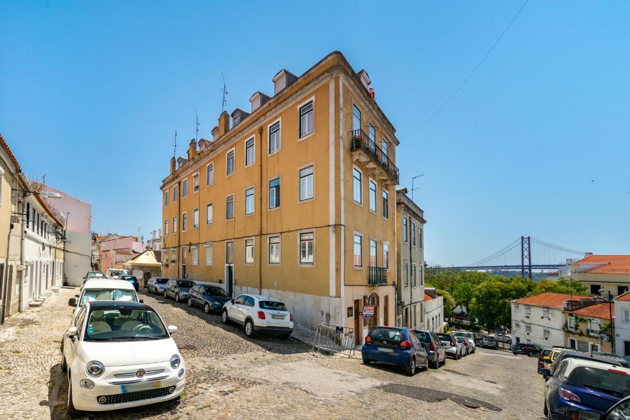 WHome | Premium River View Apartment - B&B
