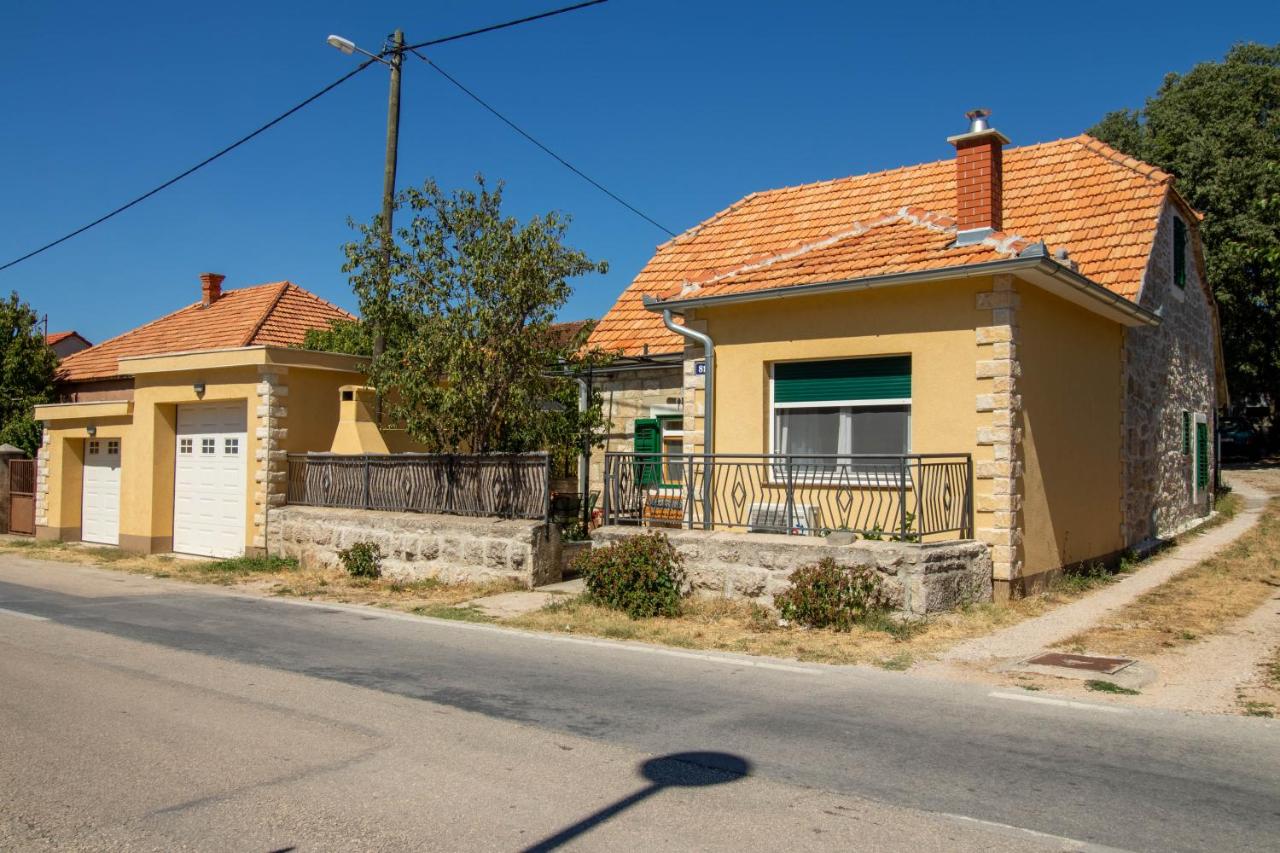 B&B Drniš - Apartman Ivan - Bed and Breakfast Drniš