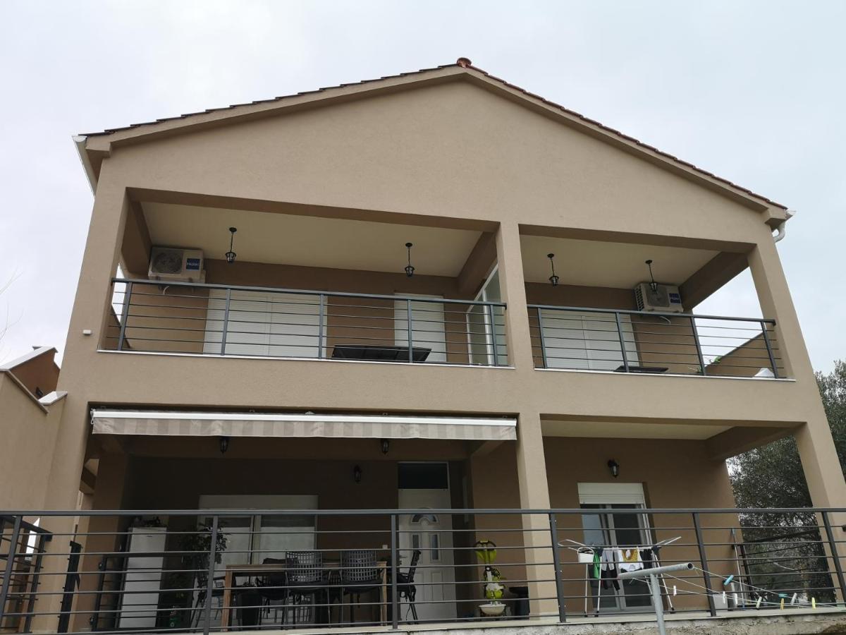 Apartmani Sunce - Chambres d’hôtes