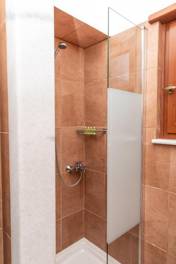 Apartment with Outdoor Jetted Tub