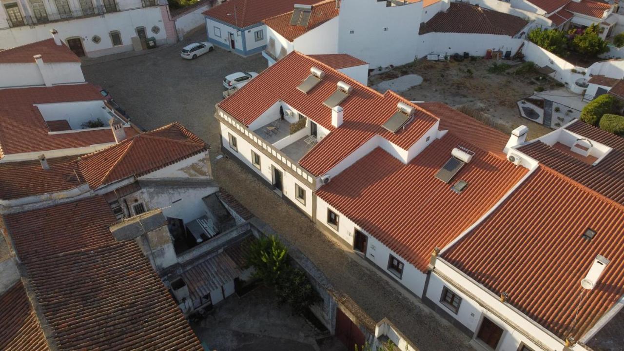Pinheiro de Monsaraz- Casa De Santa Maria T3 com piscina - B&B