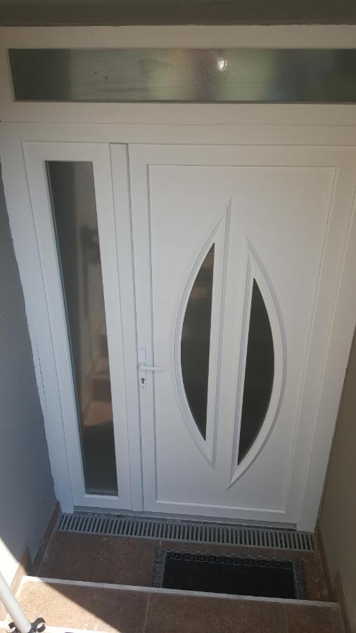 Orhidea Szuterén Apartman - B&B