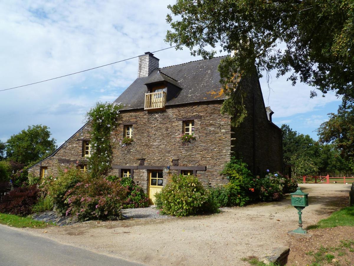 B&B Les Fougerêts - Chambre d'hôtes Saint Jacob Relais de Chasse du XVIII Siècle - Bed and Breakfast Les Fougerêts