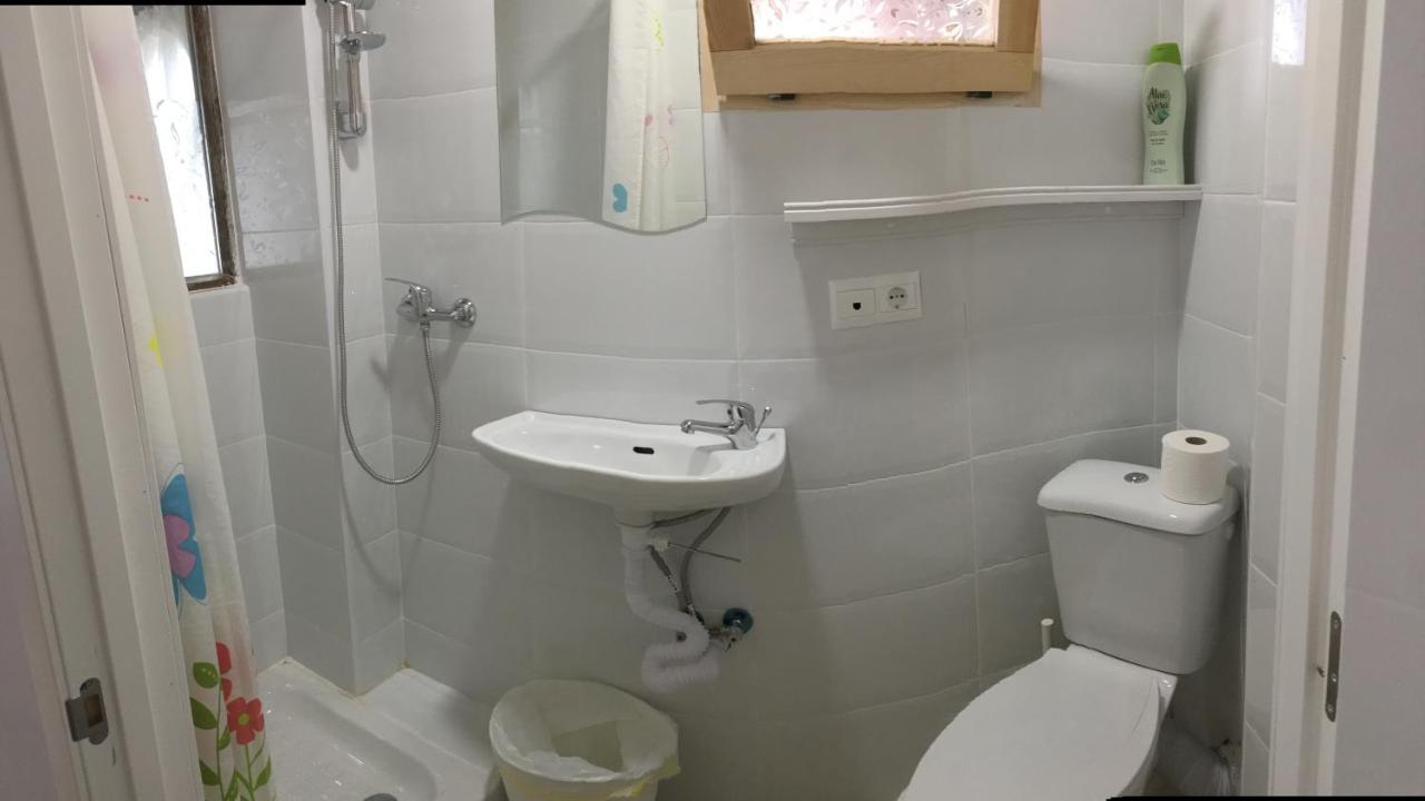 Chambre Familiale avec Salle de Bains