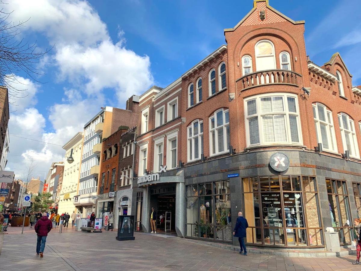 Sunny 45m2 Penthouse with Balcony and Terrace - R65C - Bed and Breakfast Eindhoven