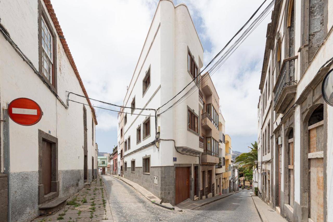 HomeForGuest NEW Duplex with Rooftop next to Arucas Cathedral - B&B Arucas