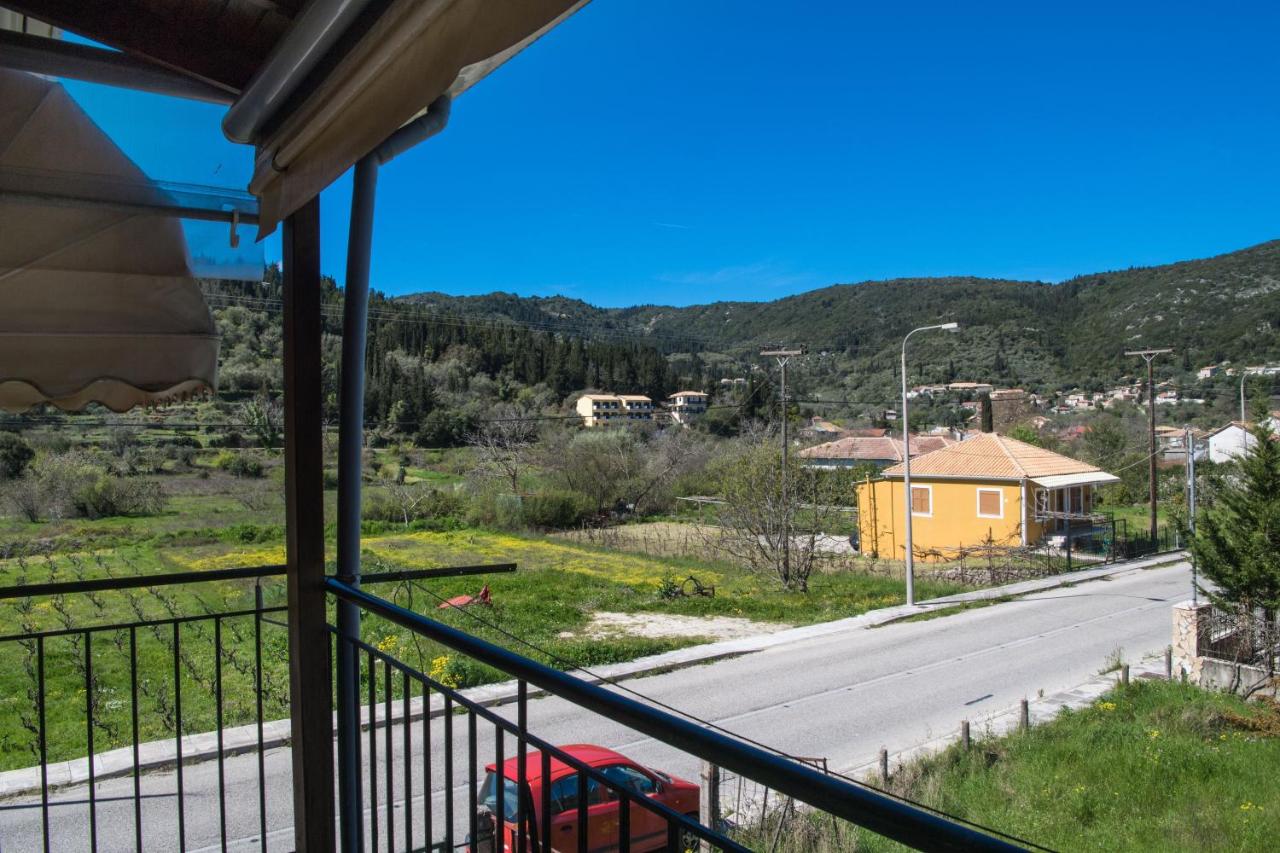 Modern Apartment 15 mins from the town of Lefkas - Chambres d’hôtes Lazaráta