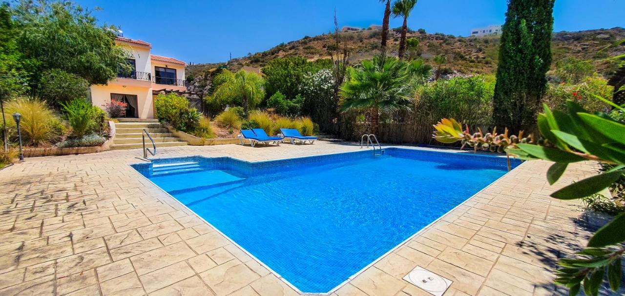 Luxury Three-Bedroom Villa with Private Pool & Sea View