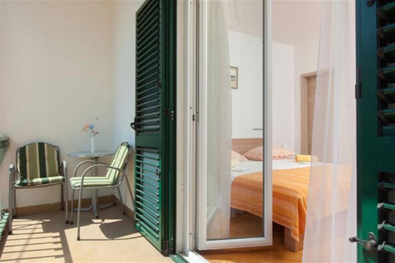 Apartamento de 3 dormitorios con balcón