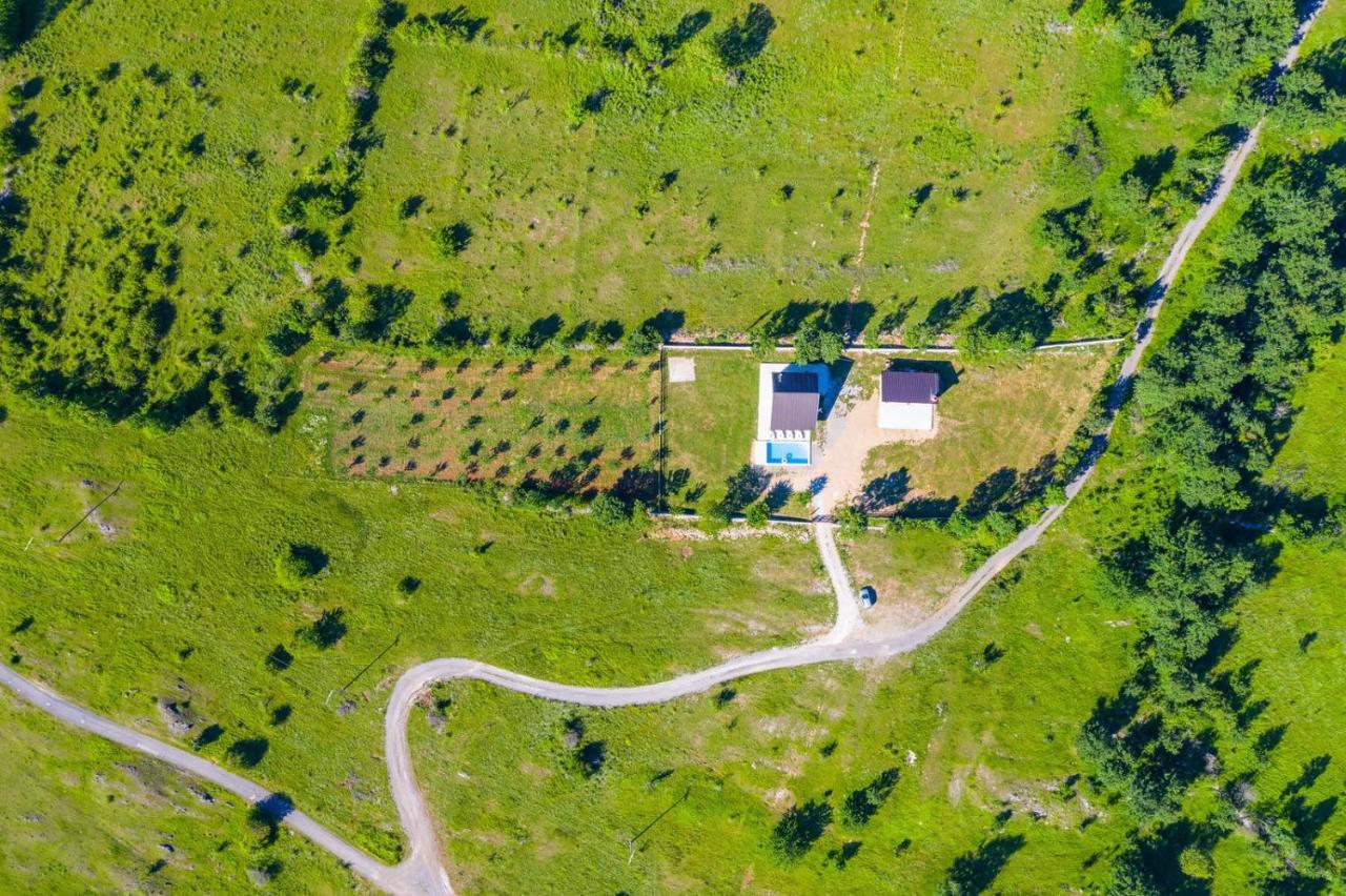 MONA - B&B