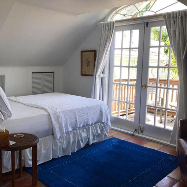 Chambre Lit Queen-Size avec Balcon