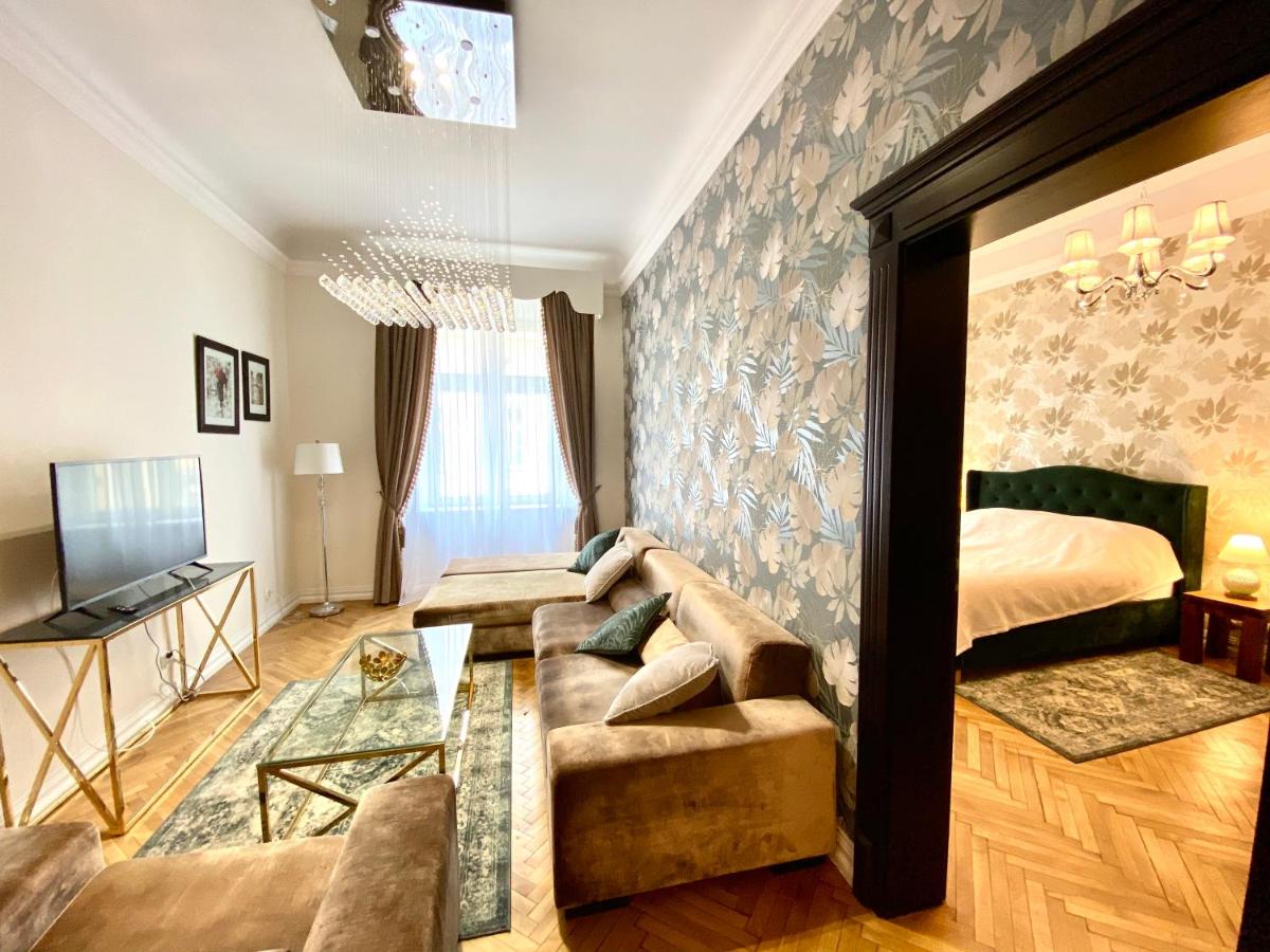 Apartment with 2 Bedsrooms- Florianska 47 Street