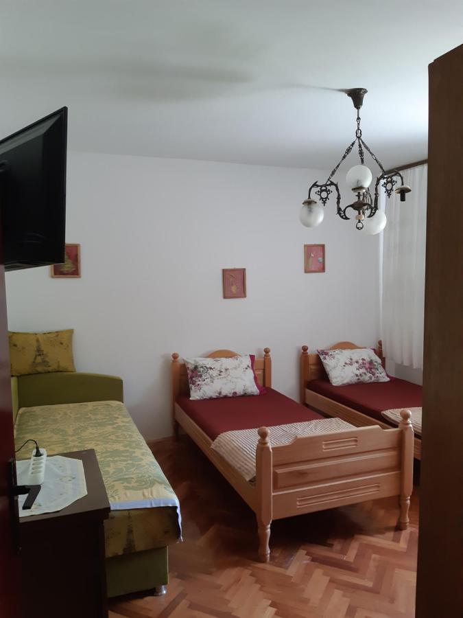 Economy Triple Room