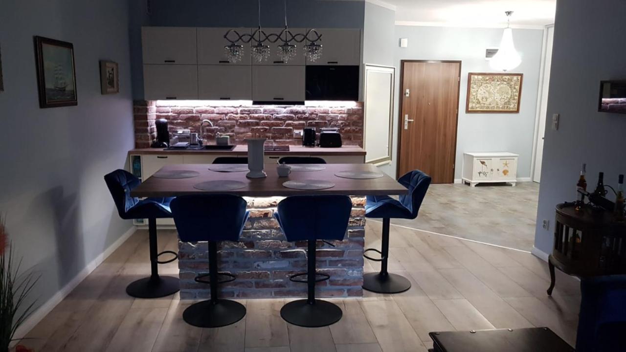 Apartament HAPPY A12 - BASENY & KORT TENISOWY, PLAC ZABAW, OCHRONA 24h dla maksymalnie 6 osób!!! - Chambres d'hôtes Pobierowo