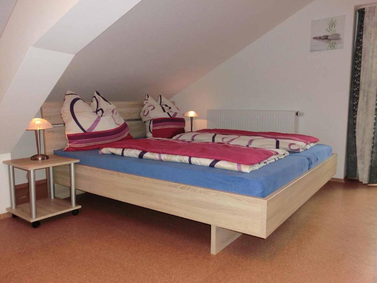 Apartment mit Balkon