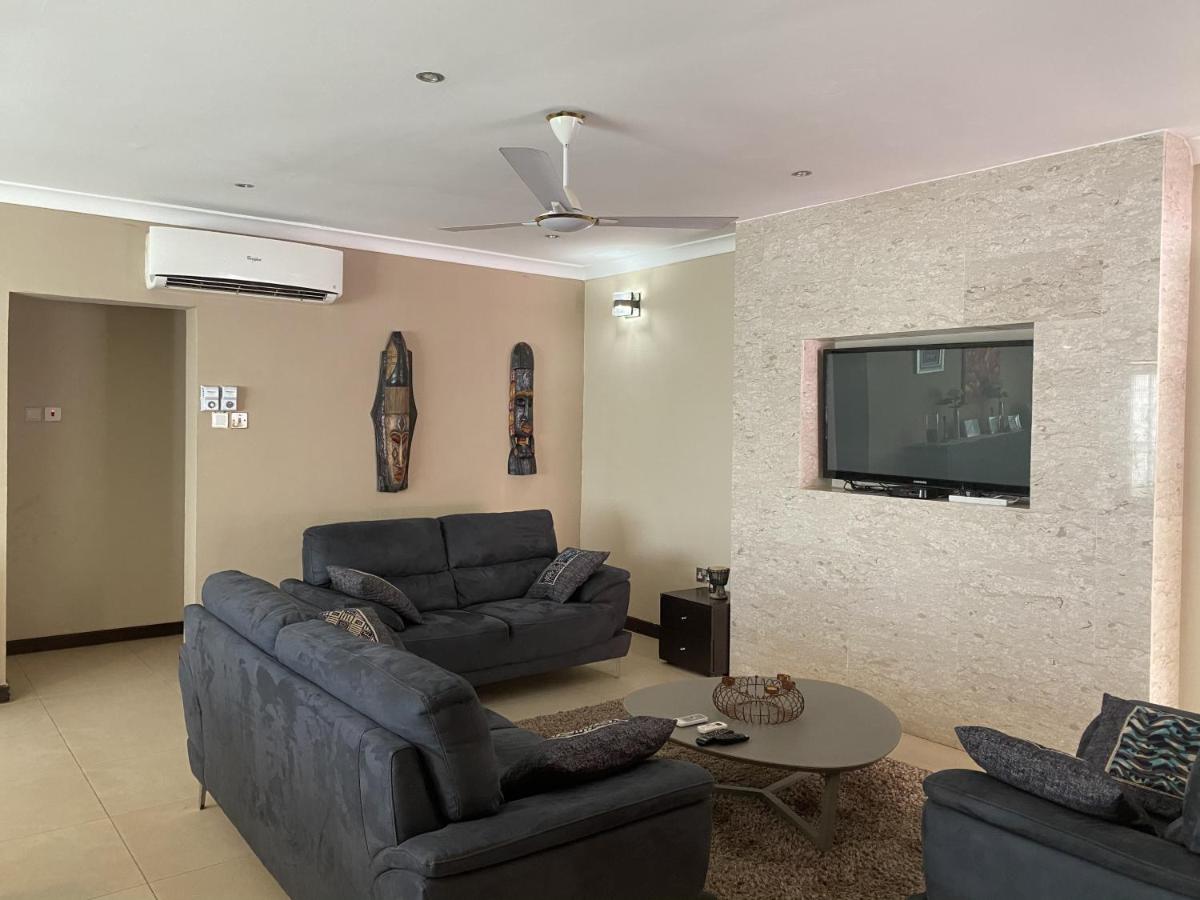 B&B Accra - -A- Bakerstreet- Beautiful Two Bedroom Apartment - Bed and Breakfast Accra