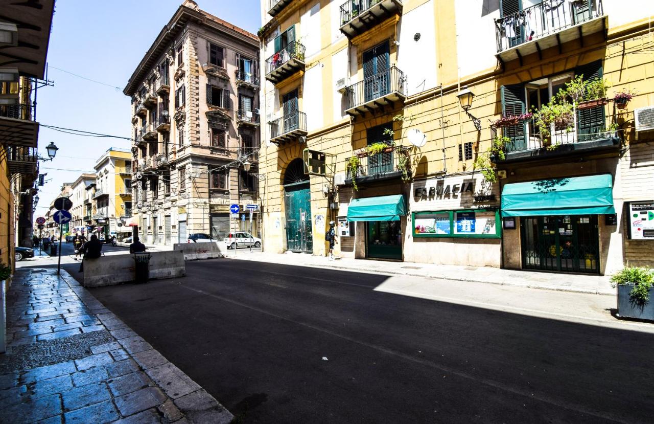 Porta Vicari with view in downtown - B&B