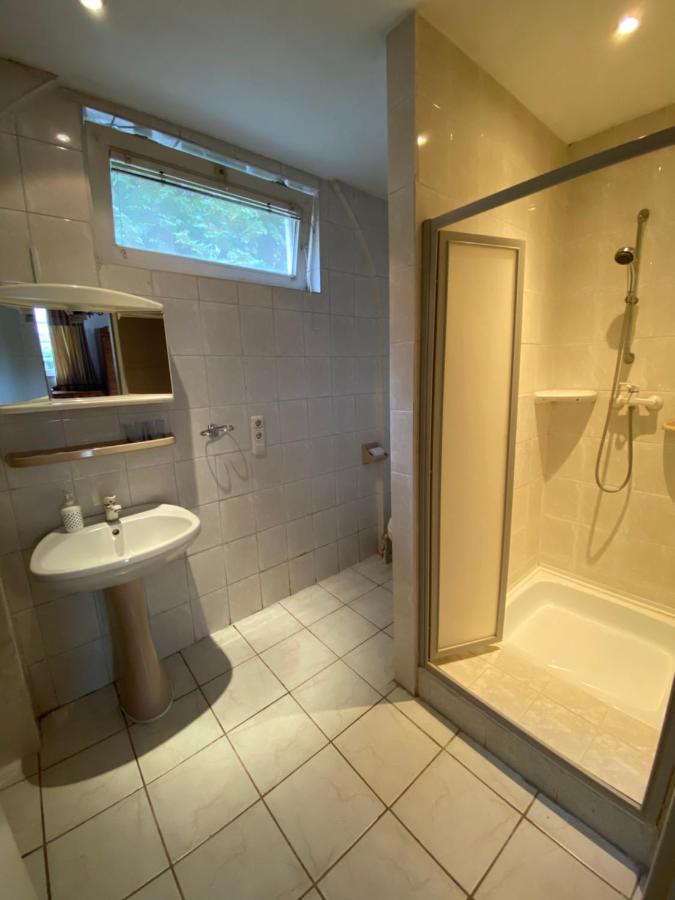 Twin Room with Shower
