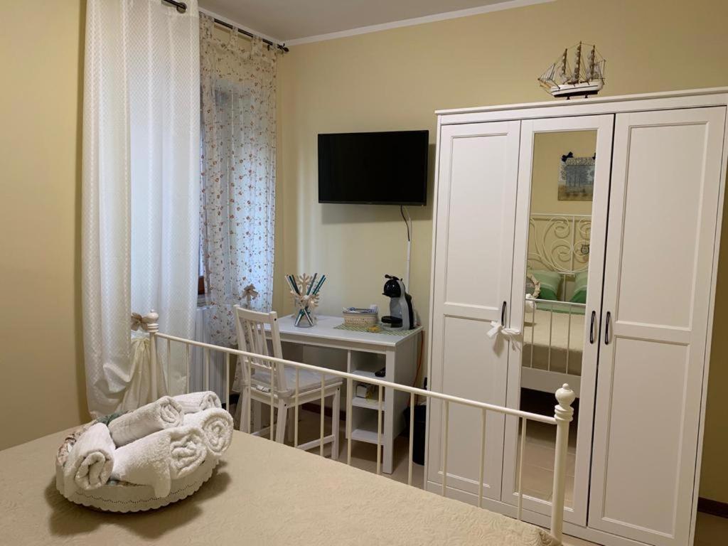 Double Room with Private External Bathroom