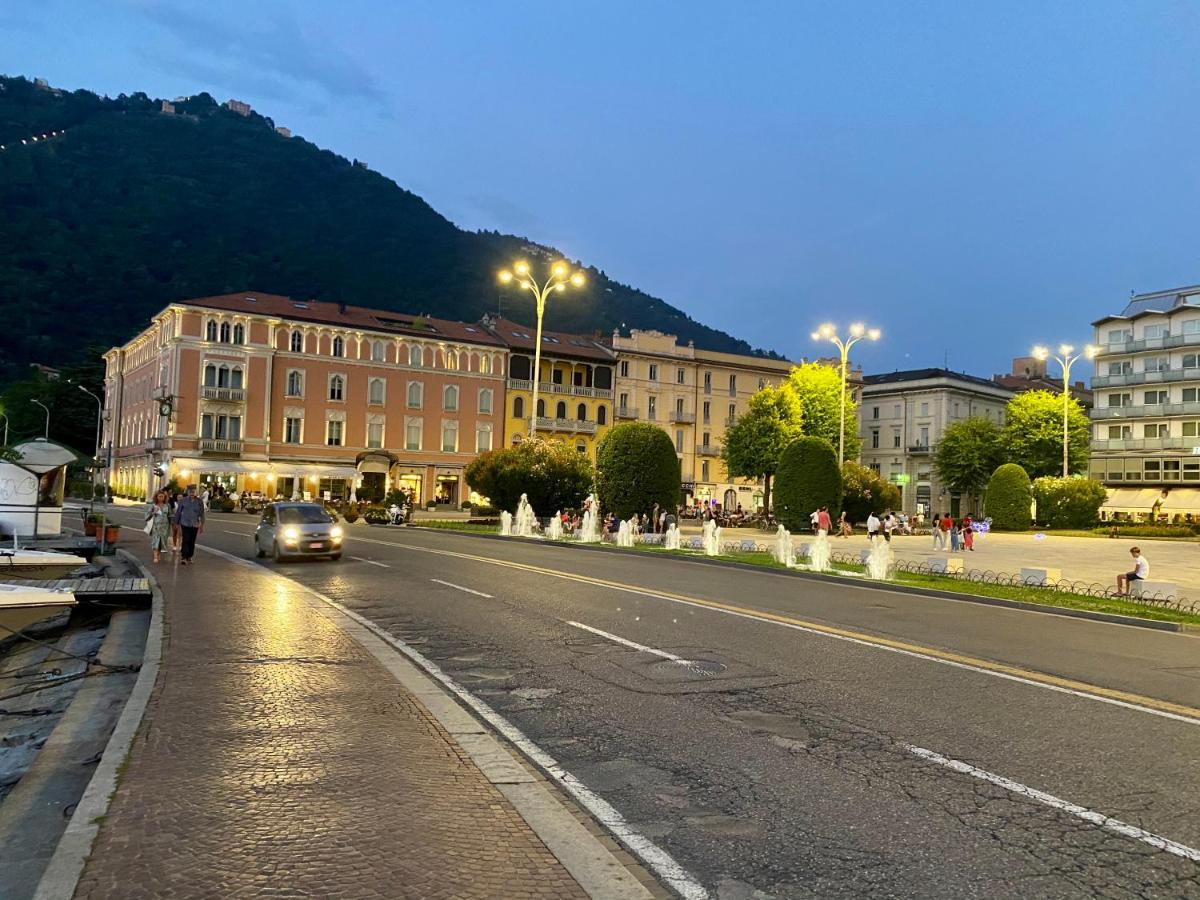 Piazza Cavour - Luxury Lake View Apartment - Ferienwohnung