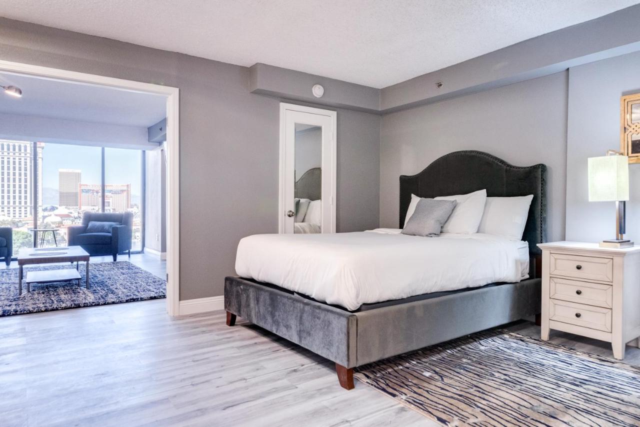 Penthouse Floor One Bedroom Fountain View