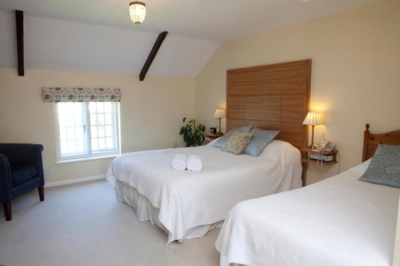 Family Room (2 Adults + 1 Child)